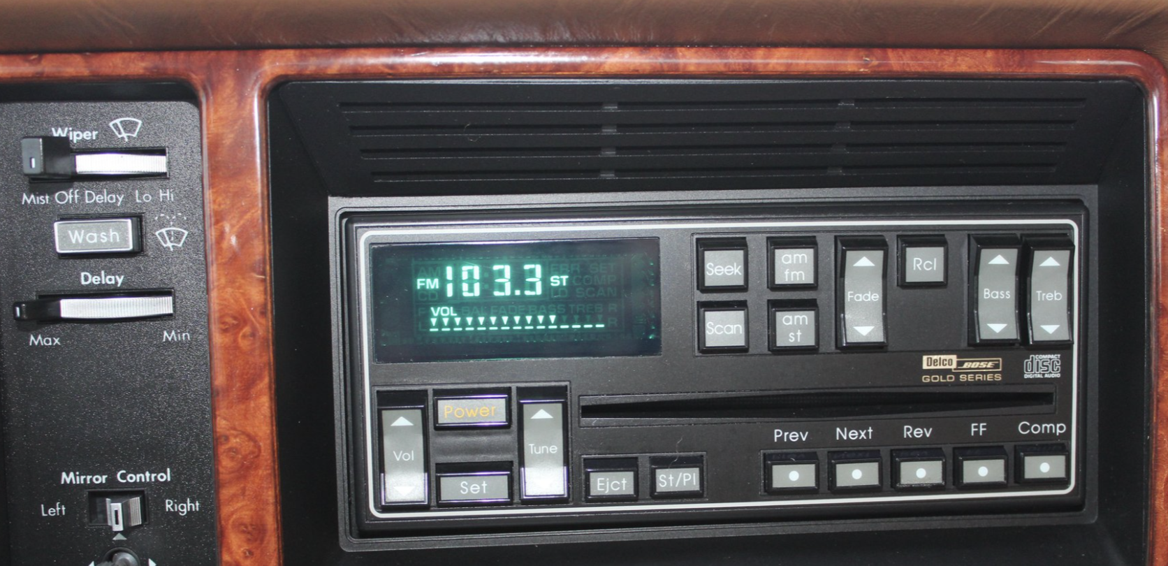 Car Stereo in Dash.png